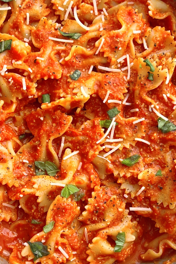 Fire Roasted Red Pepper Pasta Close