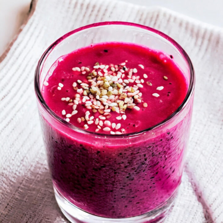 Pitaya Smoothie with Hemp Seeds