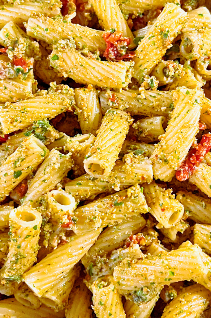 Arugula Pesto Pasta with Sun-dried Tomatoes