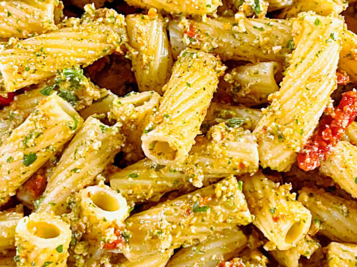 Arugula Pesto Pasta with Sun-dried Tomatoes