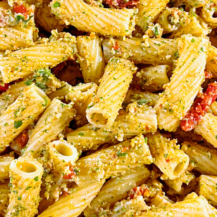 Arugula Pesto Pasta with Sun-dried Tomatoes